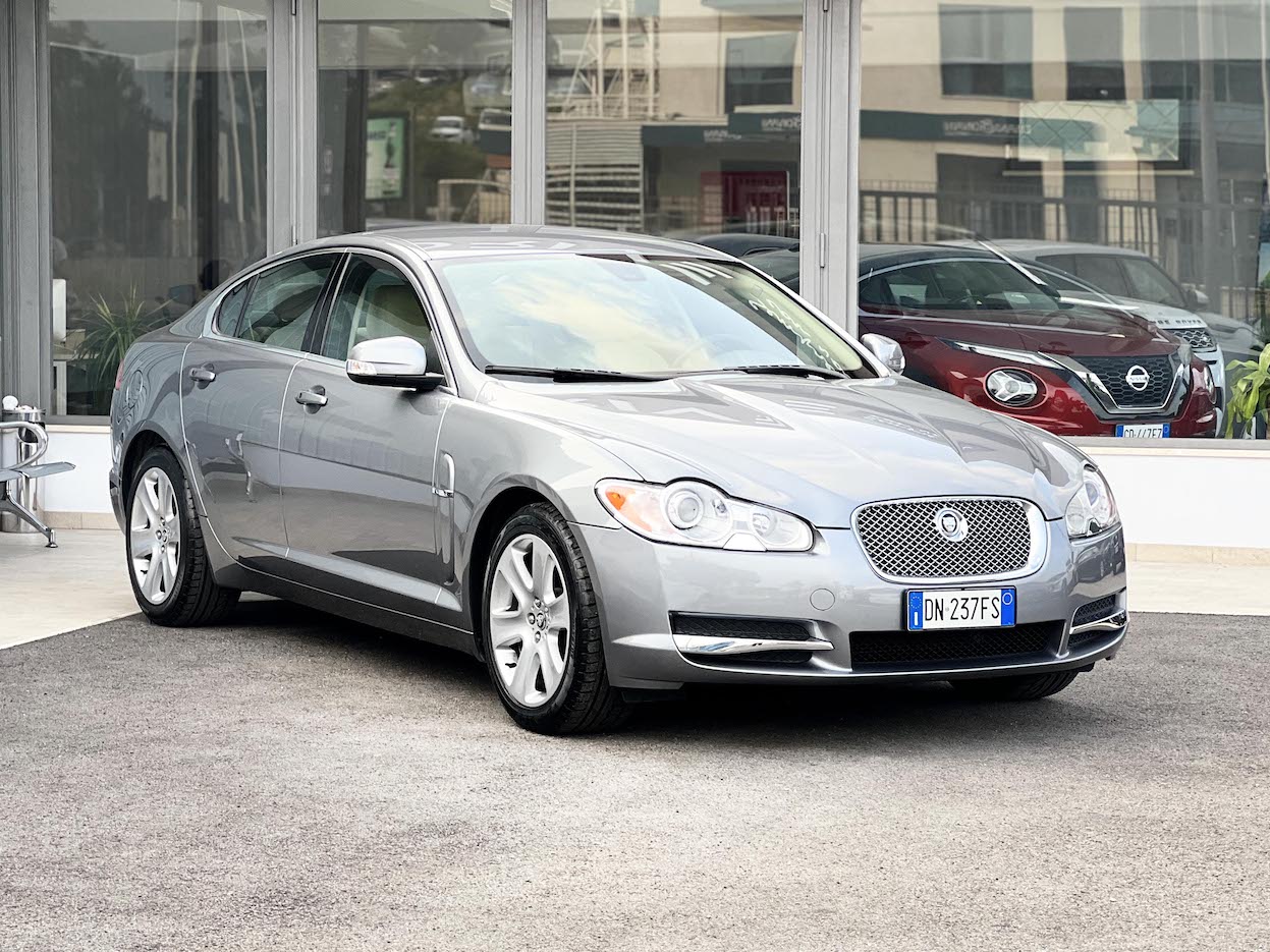 JAGUAR - XF 1ª serie  (X250)